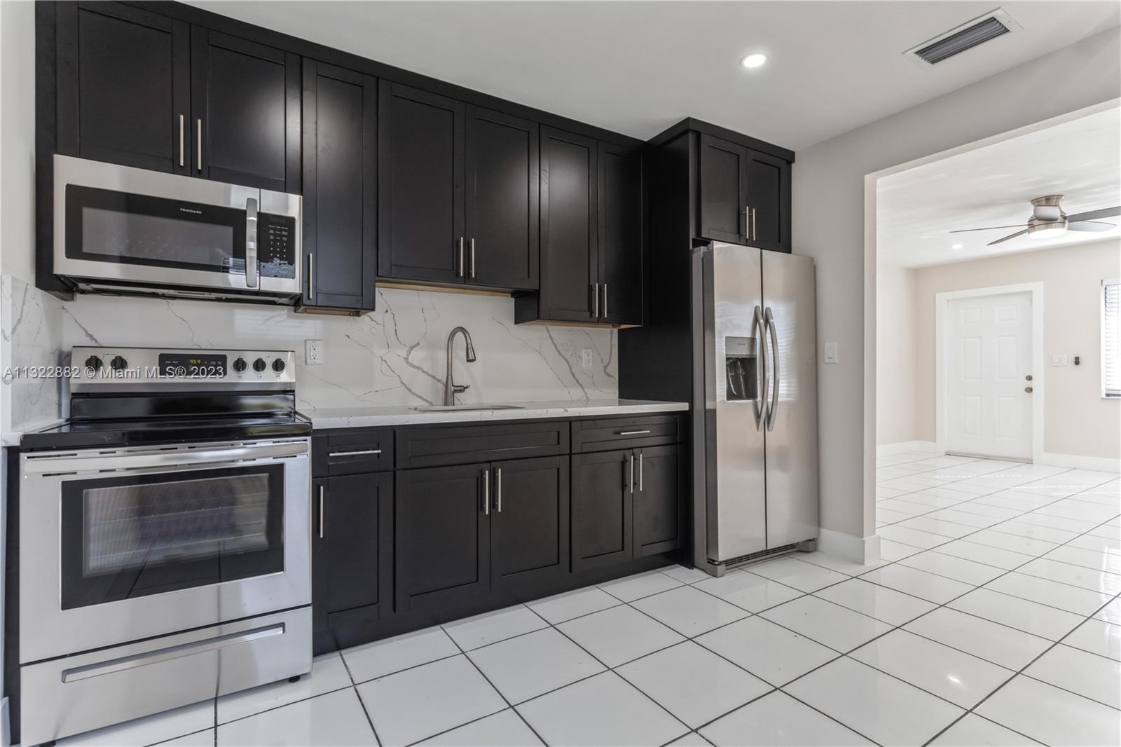 See details / 2202 sq. ft. $ 2023-01-13 0 Photo
