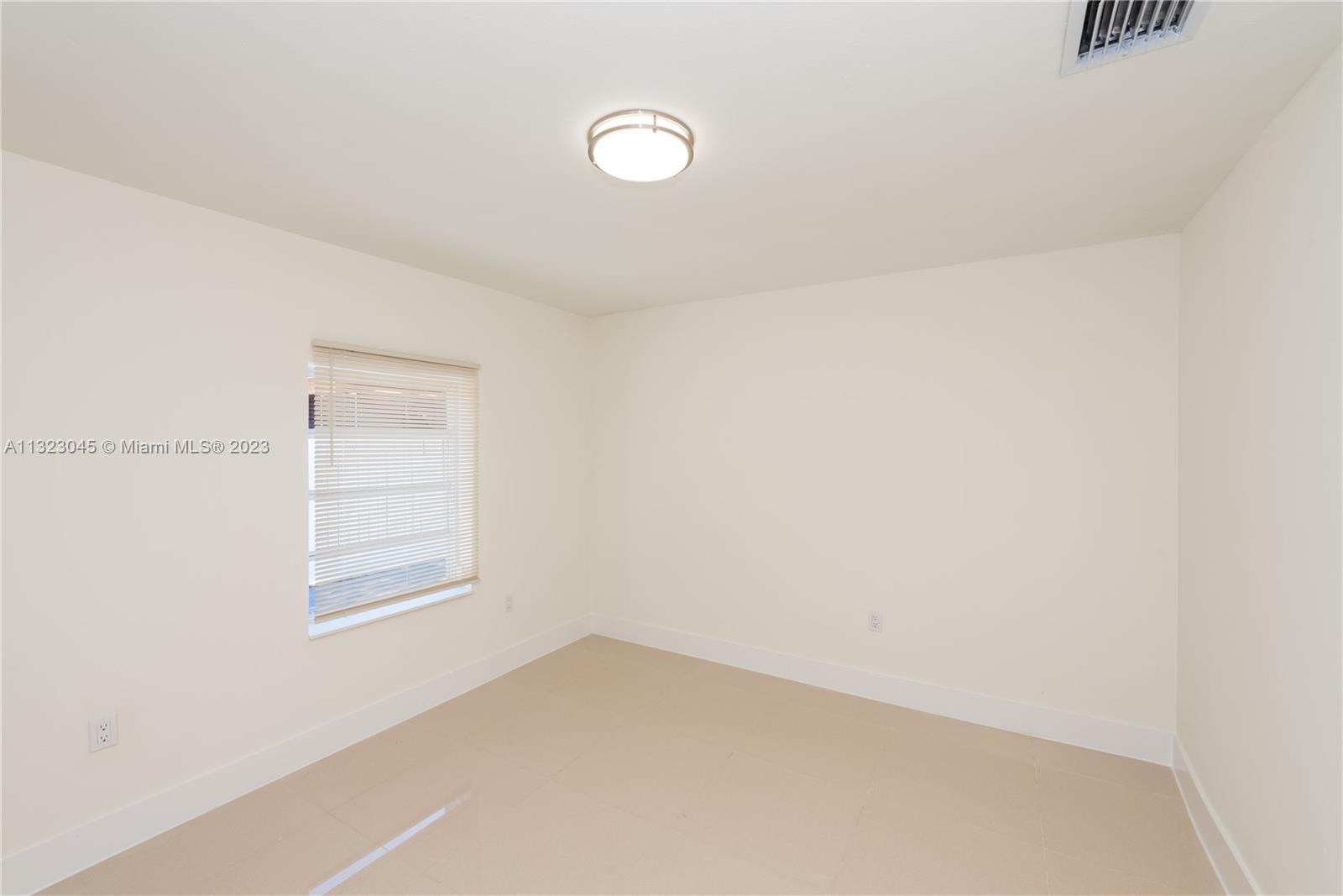 See details / 1199 sq. ft. $ 2023-01-05 0 Photo