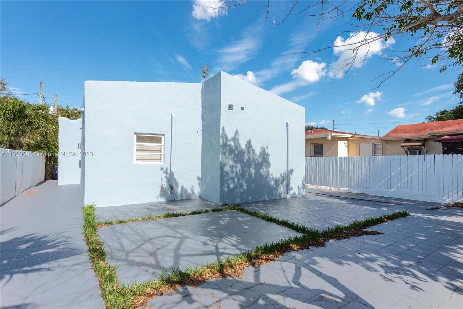 See details / 1199 sq. ft. $ 2023-01-05 0 Photo