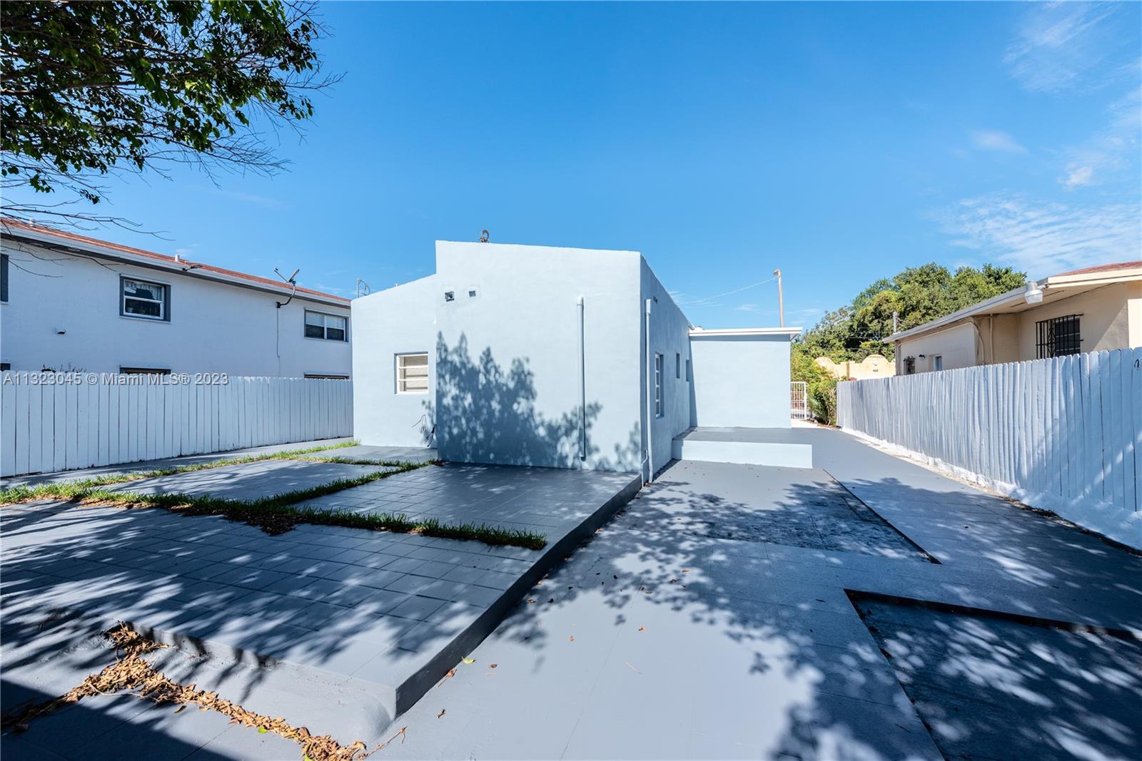 See details / 1199 sq. ft. $ 2023-01-05 0 Photo