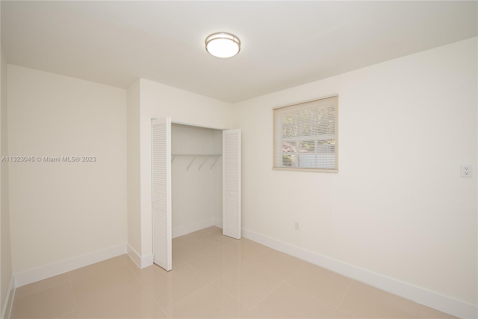 See details / 1199 sq. ft. $ 2023-01-05 0 Photo