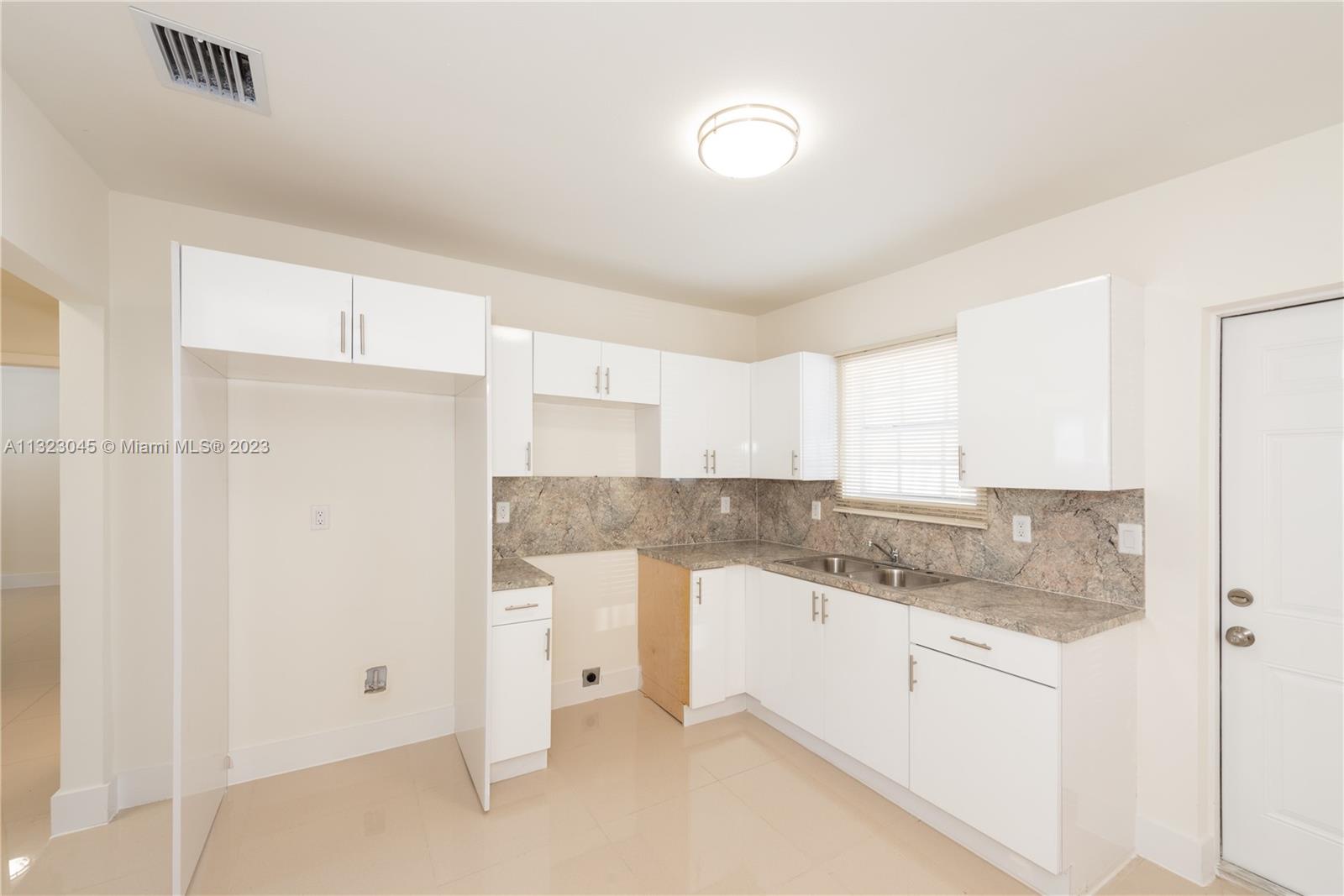 See details / 1199 sq. ft. $ 2023-01-05 0 Photo