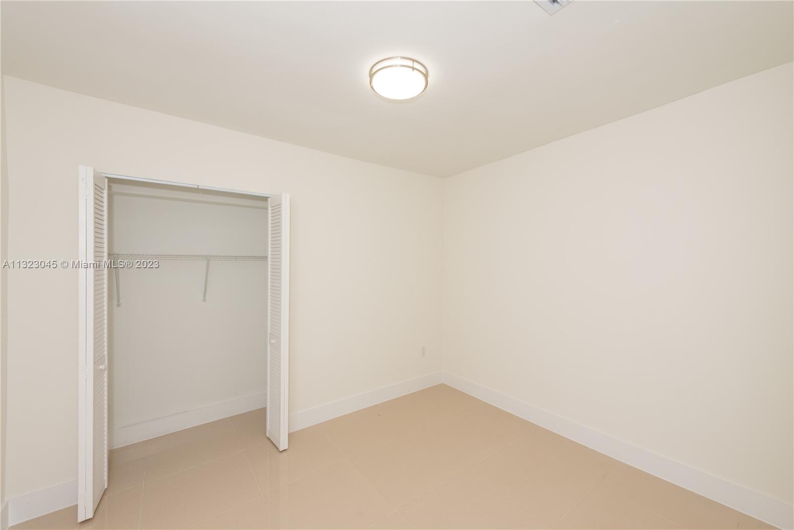 See details / 1199 sq. ft. $ 2023-01-05 0 Photo