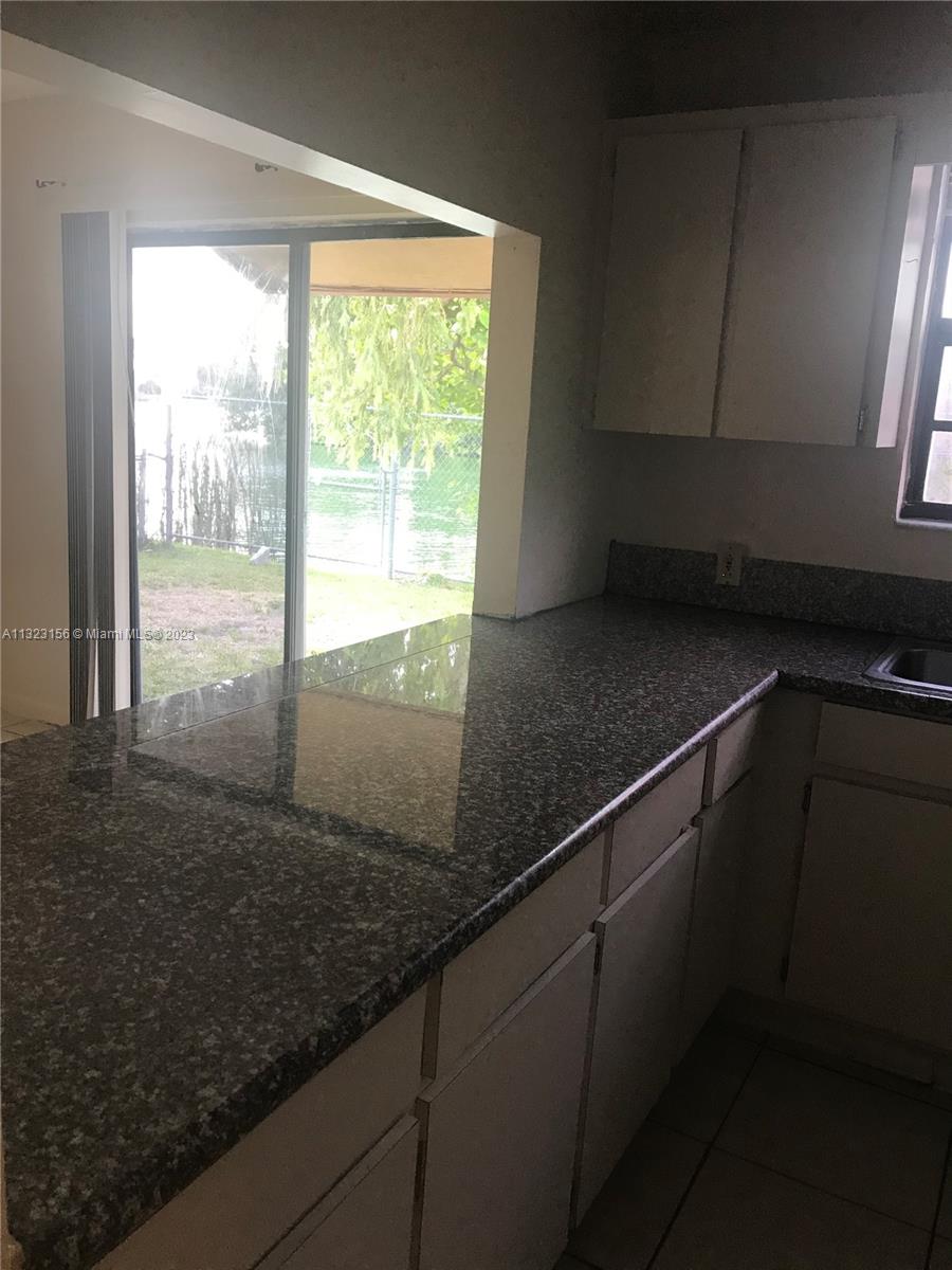 See details / 1843 sq. ft. $ 2023-01-12 0 Photo