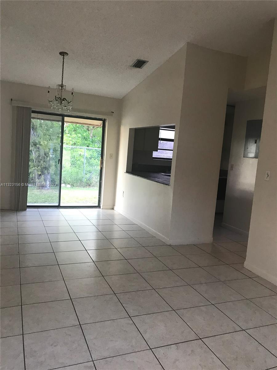 See details / 1843 sq. ft. $ 2023-01-12 0 Photo