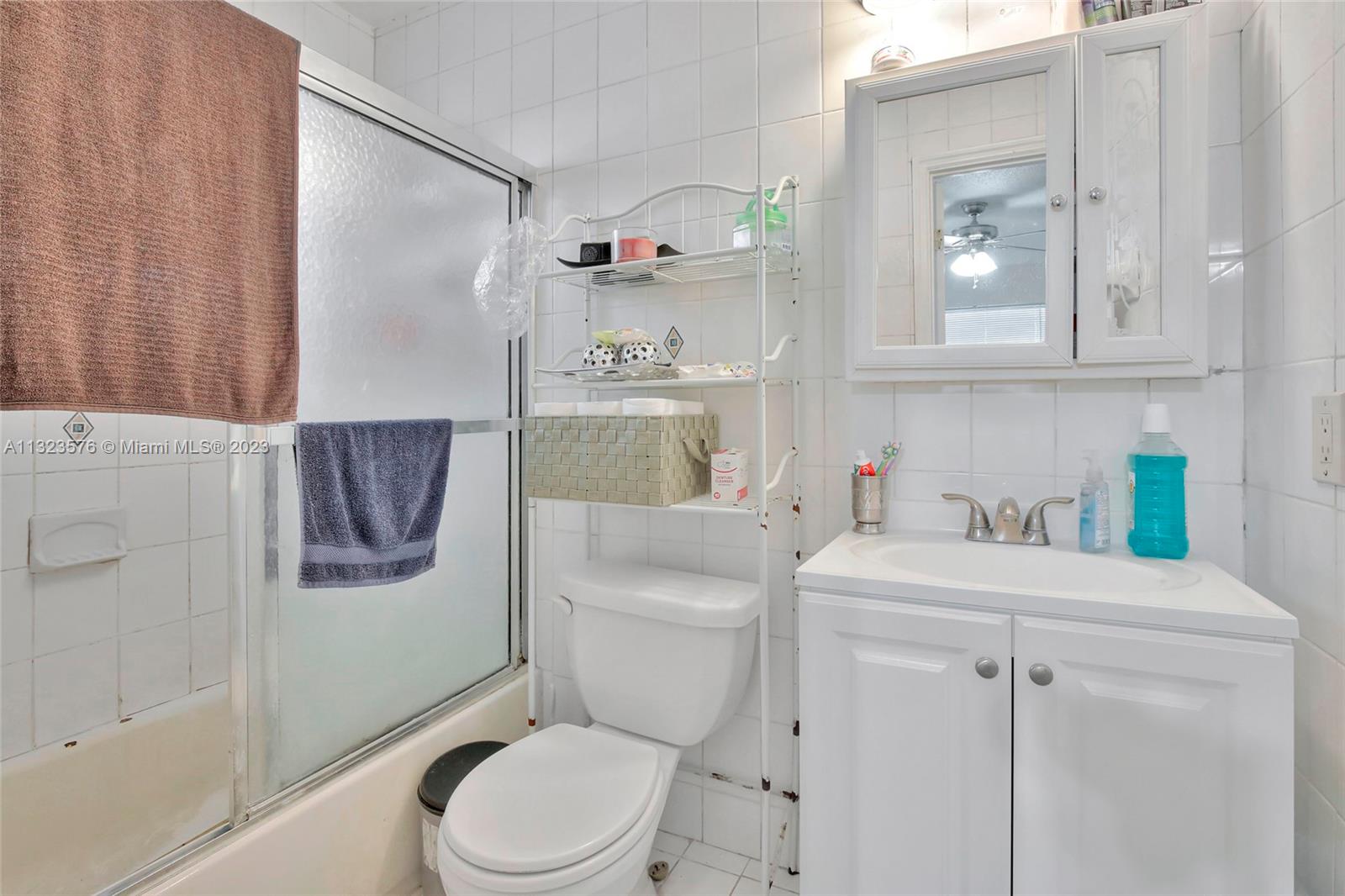 See details / 2355 sq. ft. $ 2023-01-06 0 Photo