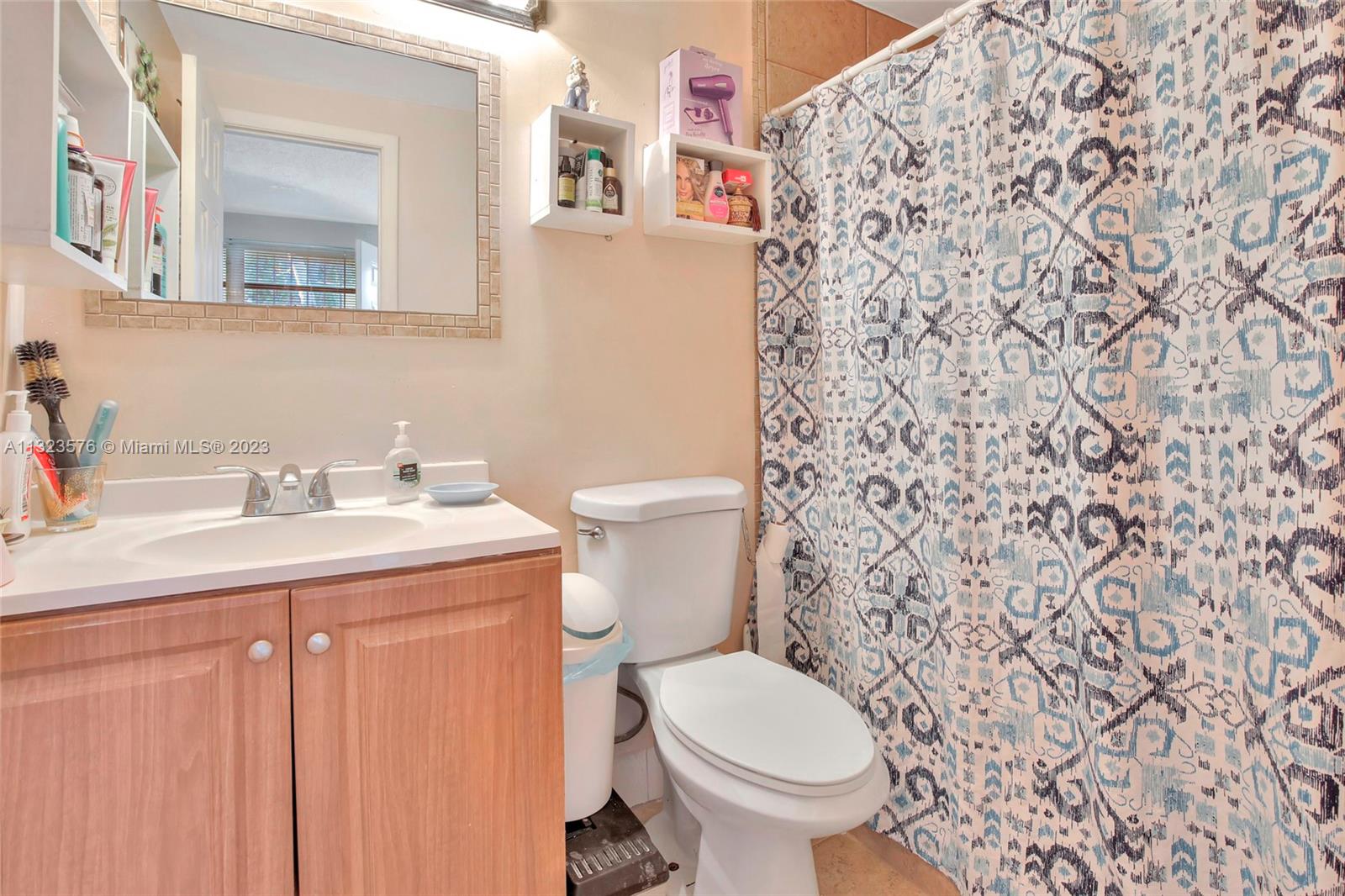 See details / 2355 sq. ft. $ 2023-01-06 0 Photo