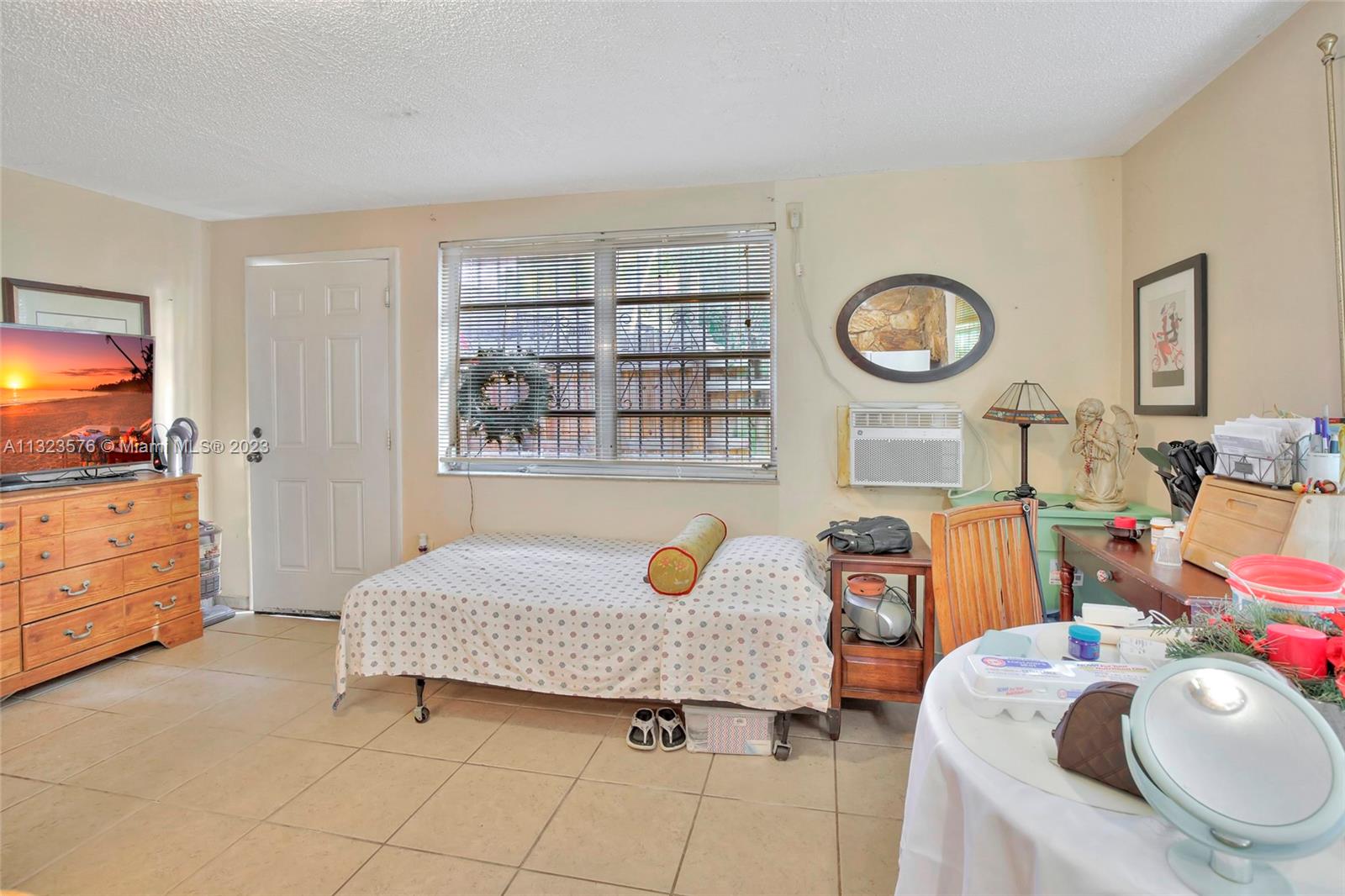 See details / 2355 sq. ft. $ 2023-01-06 0 Photo