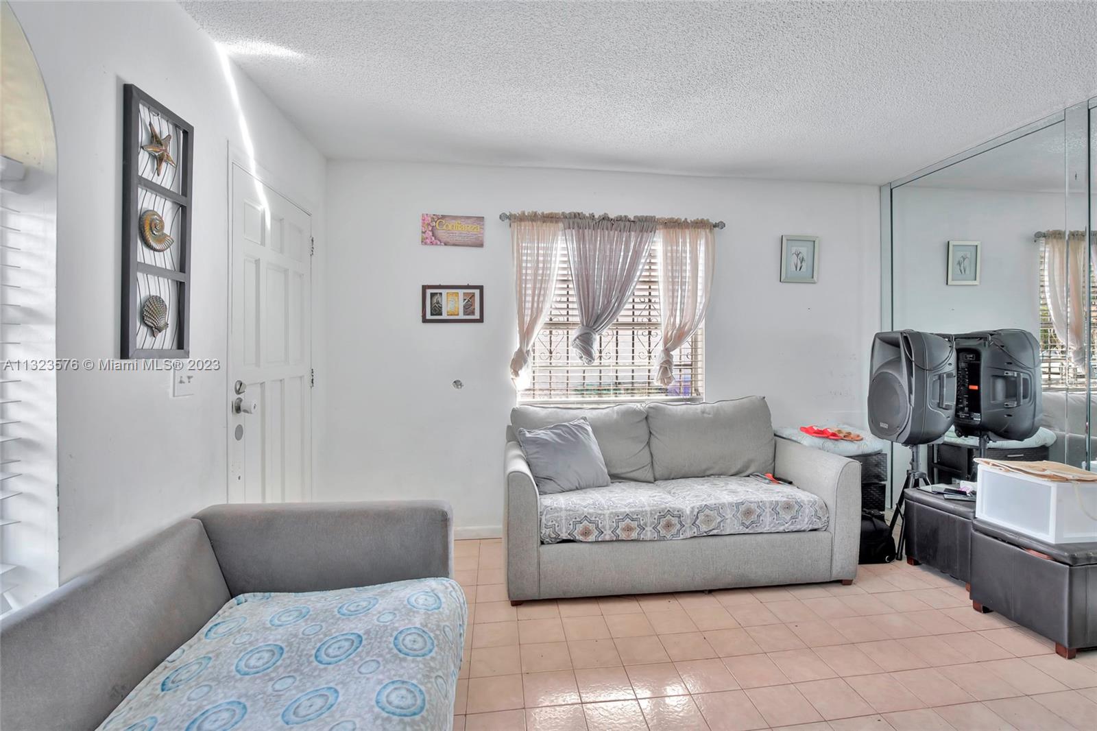 See details / 2355 sq. ft. $ 2023-01-06 0 Photo