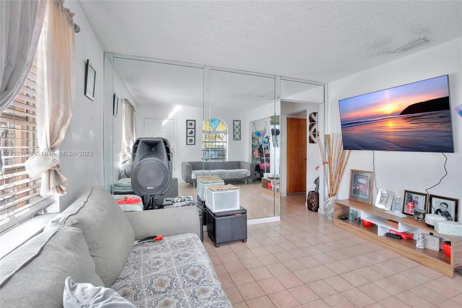 See details / 2355 sq. ft. $ 2023-01-06 0 Photo