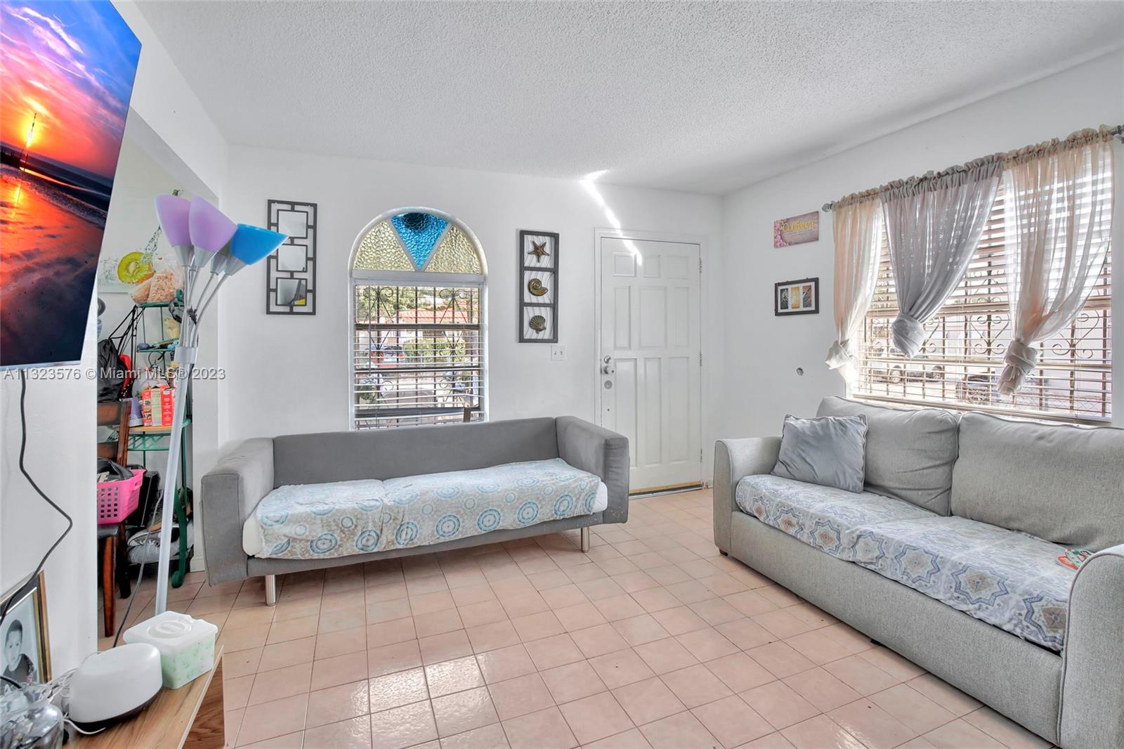 See details / 2355 sq. ft. $ 2023-01-06 0 Photo