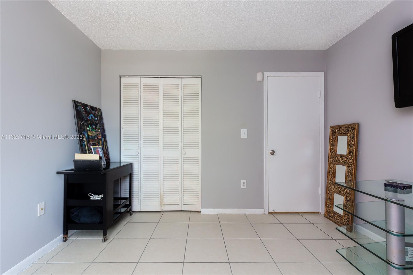 See details / 3150 sq. ft. $ 2023-01-07 0 Photo