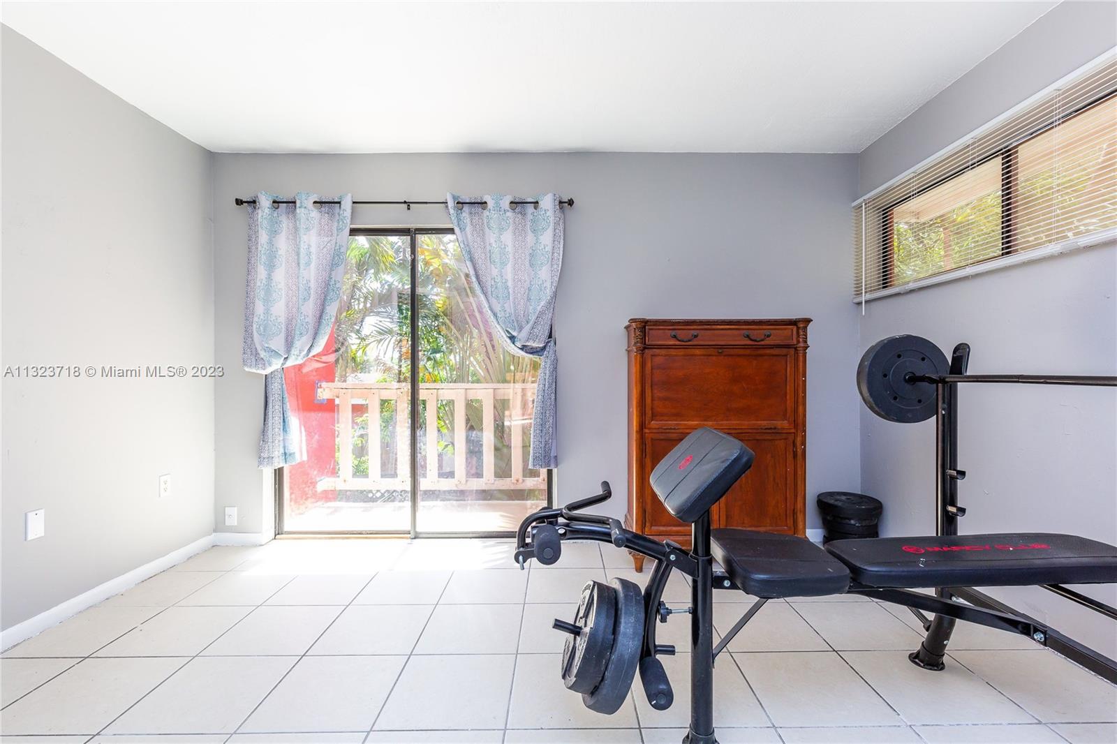 See details / 3150 sq. ft. $ 2023-01-07 0 Photo