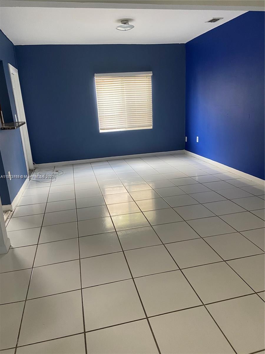 See details / 3150 sq. ft. $ 2023-01-07 0 Photo