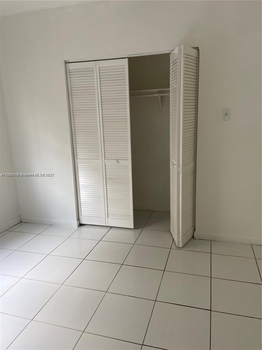 See details / 3150 sq. ft. $ 2023-01-07 0 Photo
