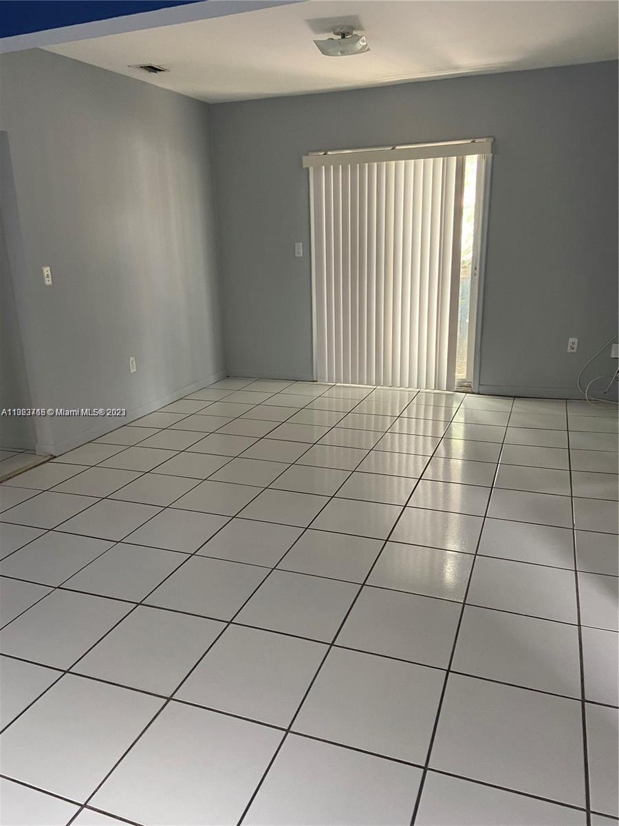 See details / 3150 sq. ft. $ 2023-01-07 0 Photo