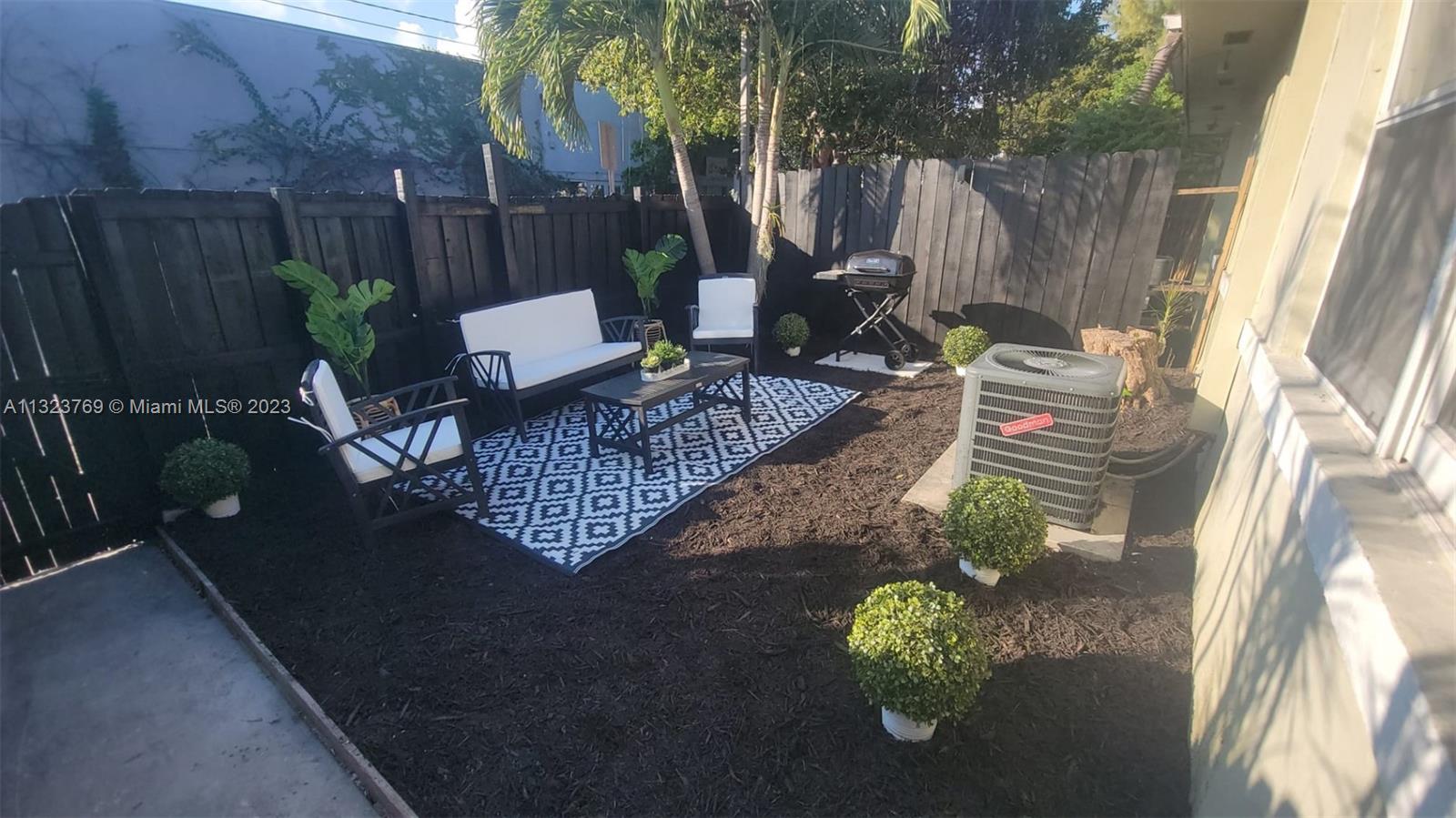 See details / 490 sq. ft. $ 2023-01-07 0 Photo