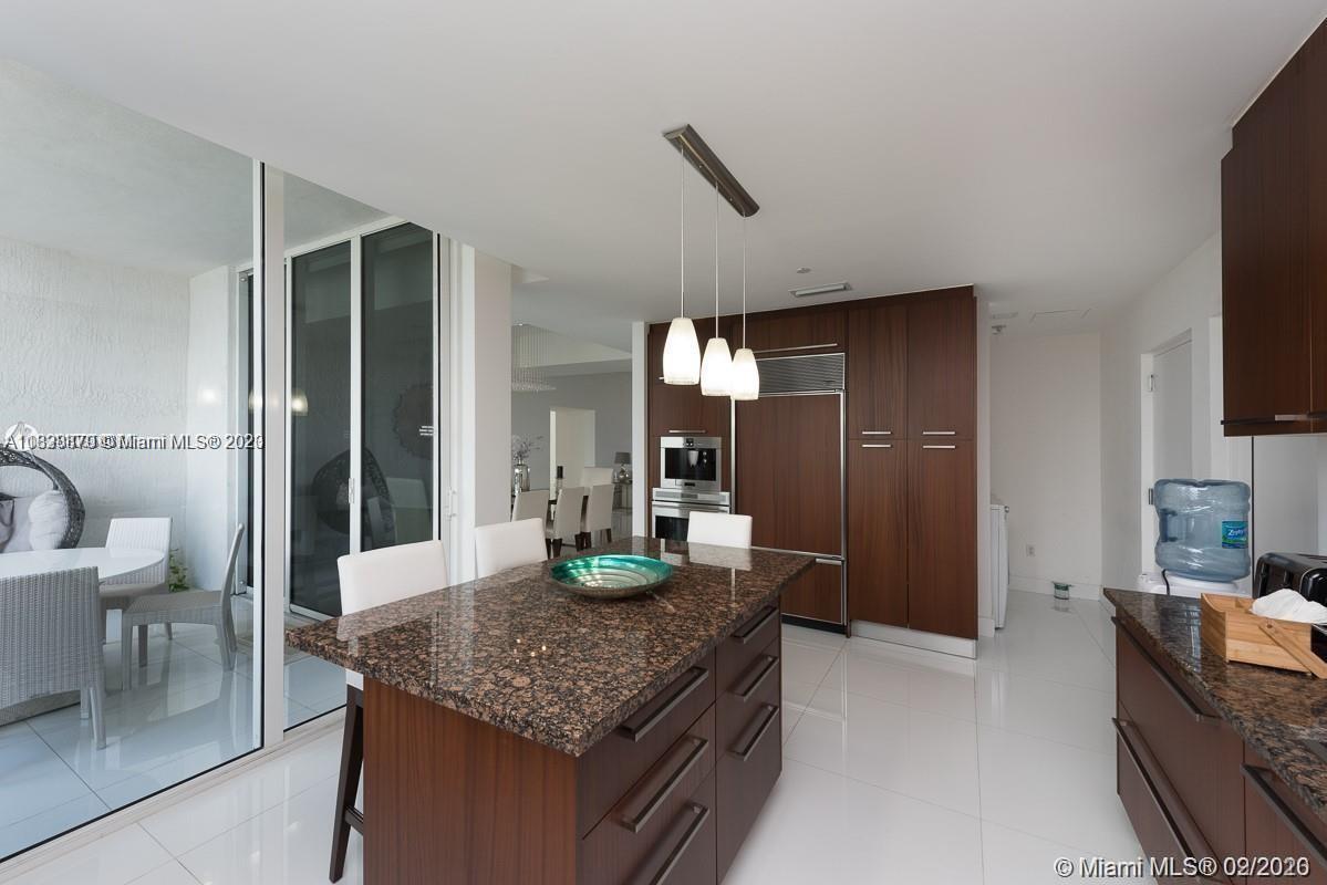 See details 2504 3 / 4 2327 sq. ft. $ 2023-01-07 0 Photo