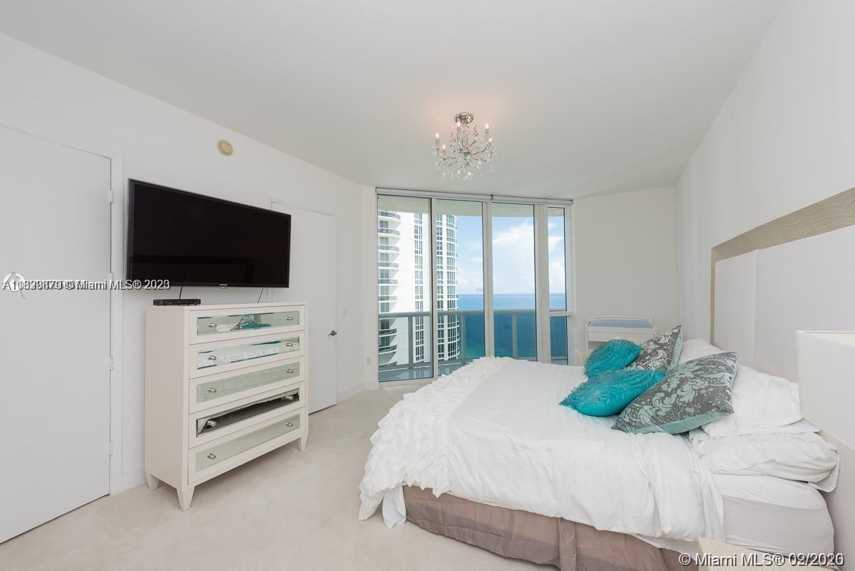 See details 2504 3 / 4 2327 sq. ft. $ 2023-01-07 0 Photo