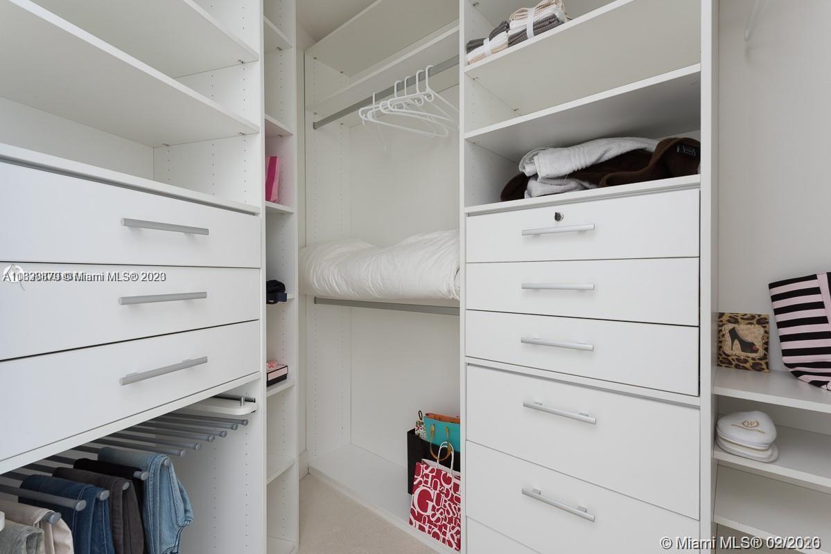 See details 2504 3 / 4 2327 sq. ft. $ 2023-01-07 0 Photo