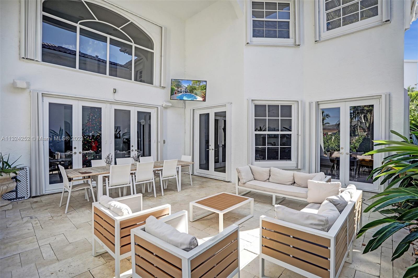 Photo of 19484 39th Ave (19484), Sunny Isles Beach, Florida, 33160 -