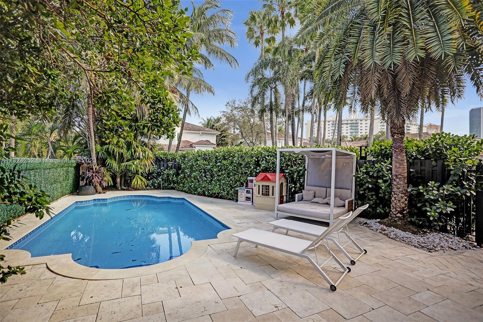 Photo of 19484 39th Ave (19484), Sunny Isles Beach, Florida, 33160 -