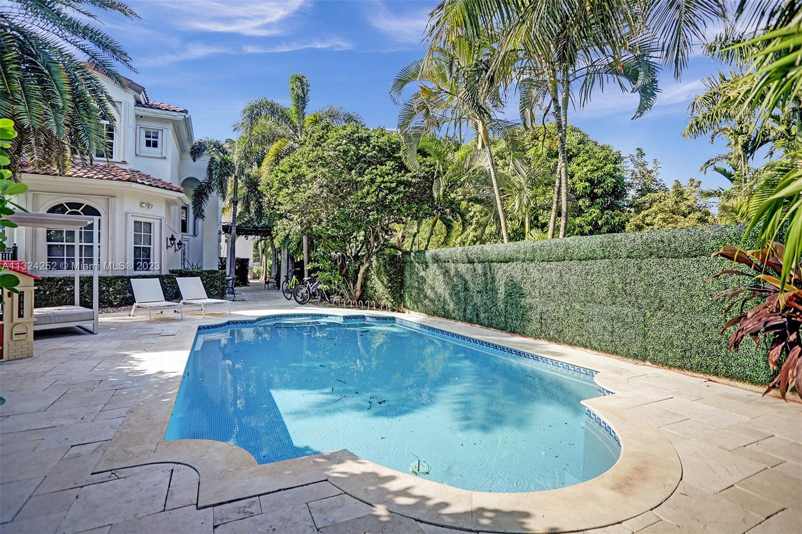 Photo of 19484 39th Ave (19484), Sunny Isles Beach, Florida, 33160 -
