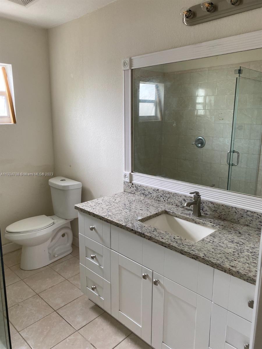 See details / 4540 sq. ft. $ 2023-01-17 0 Photo