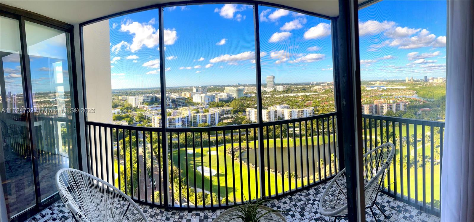 Photo of 20301 Country Club Dr #2522, Aventura, Florida, 33180 - Sunny Afternoon In Aventura, Florida.