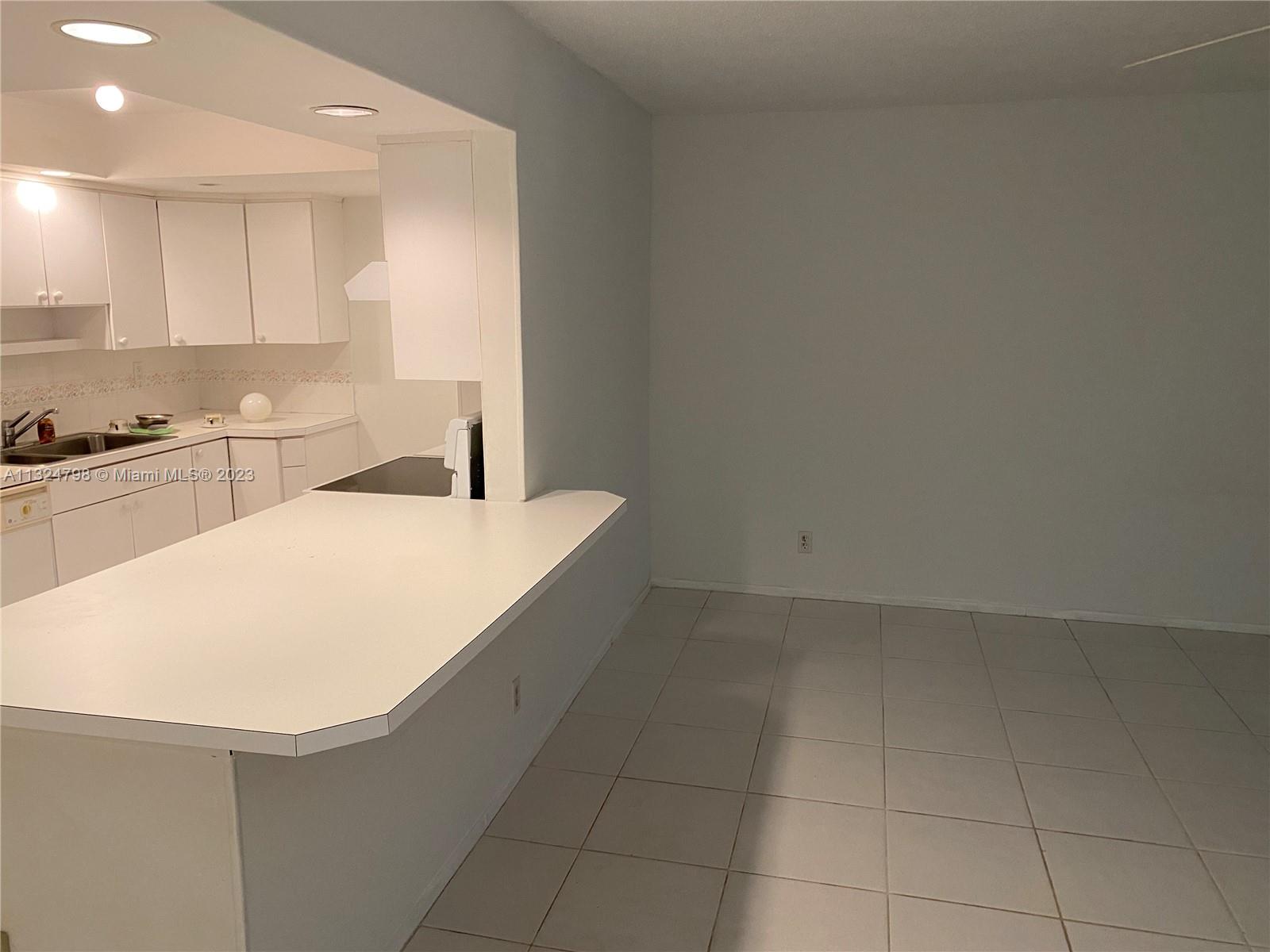 Photo of 1951 Atlantic Shores Blvd (1951), Hallandale Beach, Florida, 33009 -