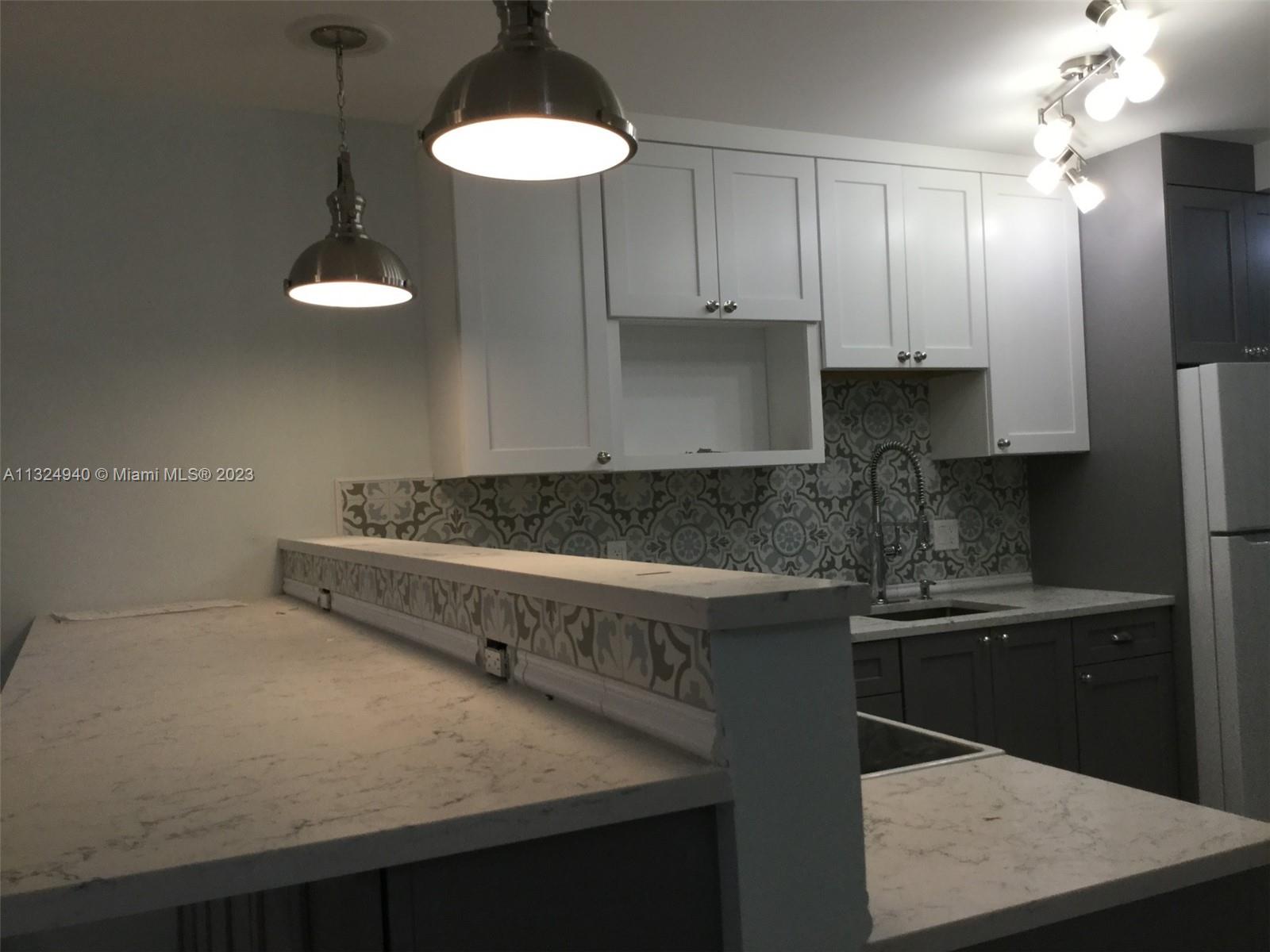 See details / 1902 sq. ft. $ 2023-01-10 0 Photo