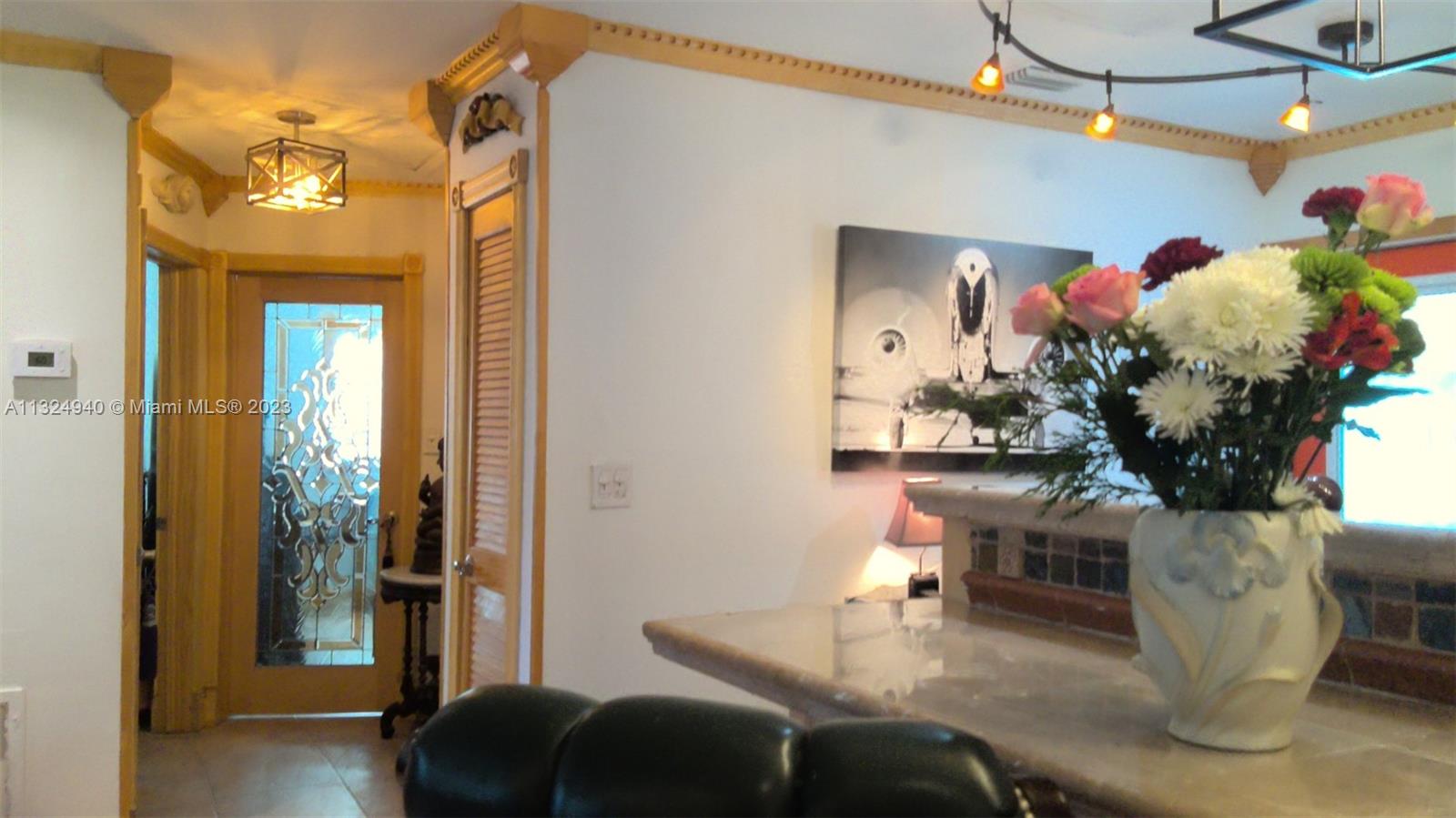 See details / 1902 sq. ft. $ 2023-01-10 0 Photo
