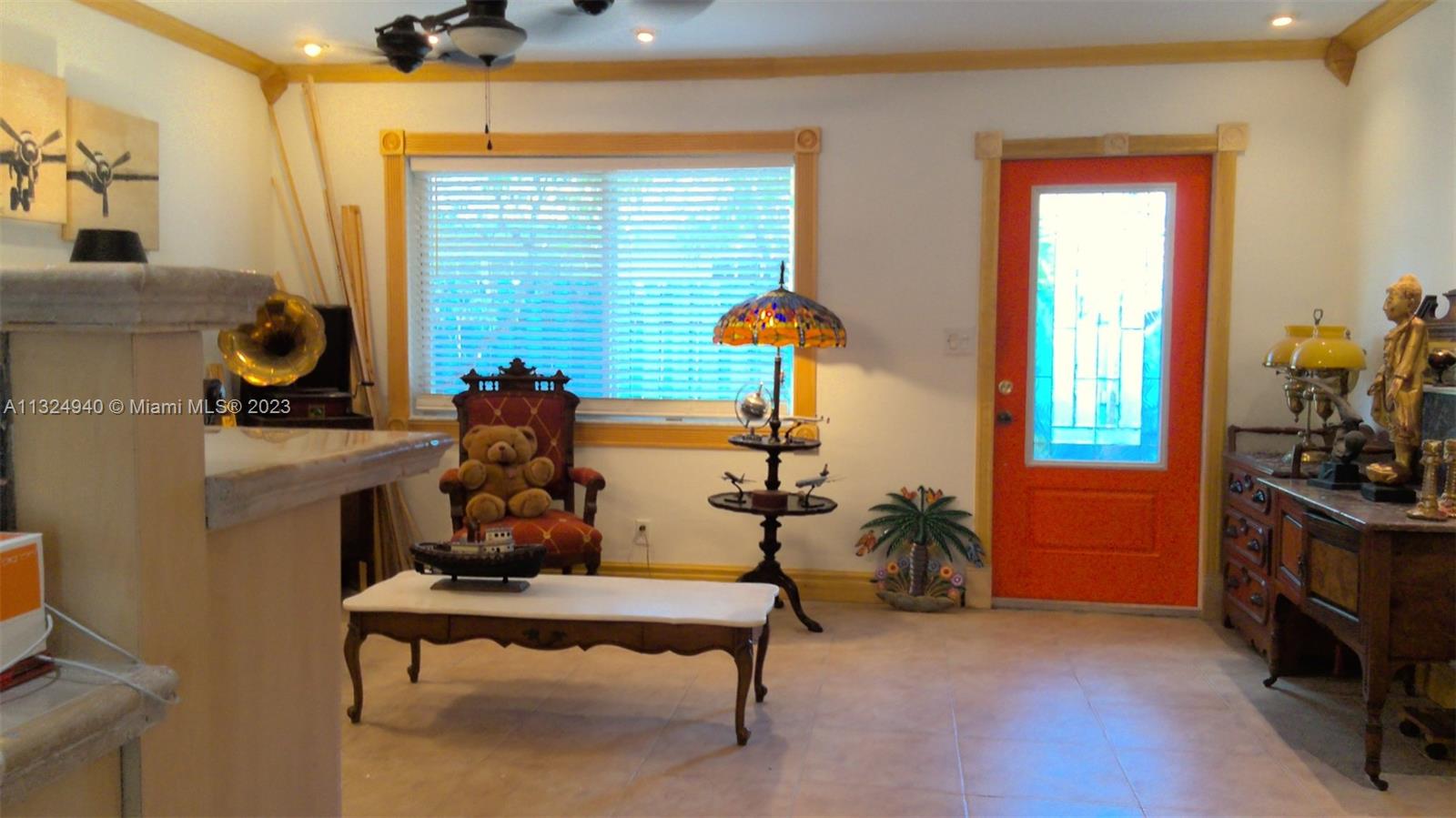 See details / 1902 sq. ft. $ 2023-01-10 0 Photo