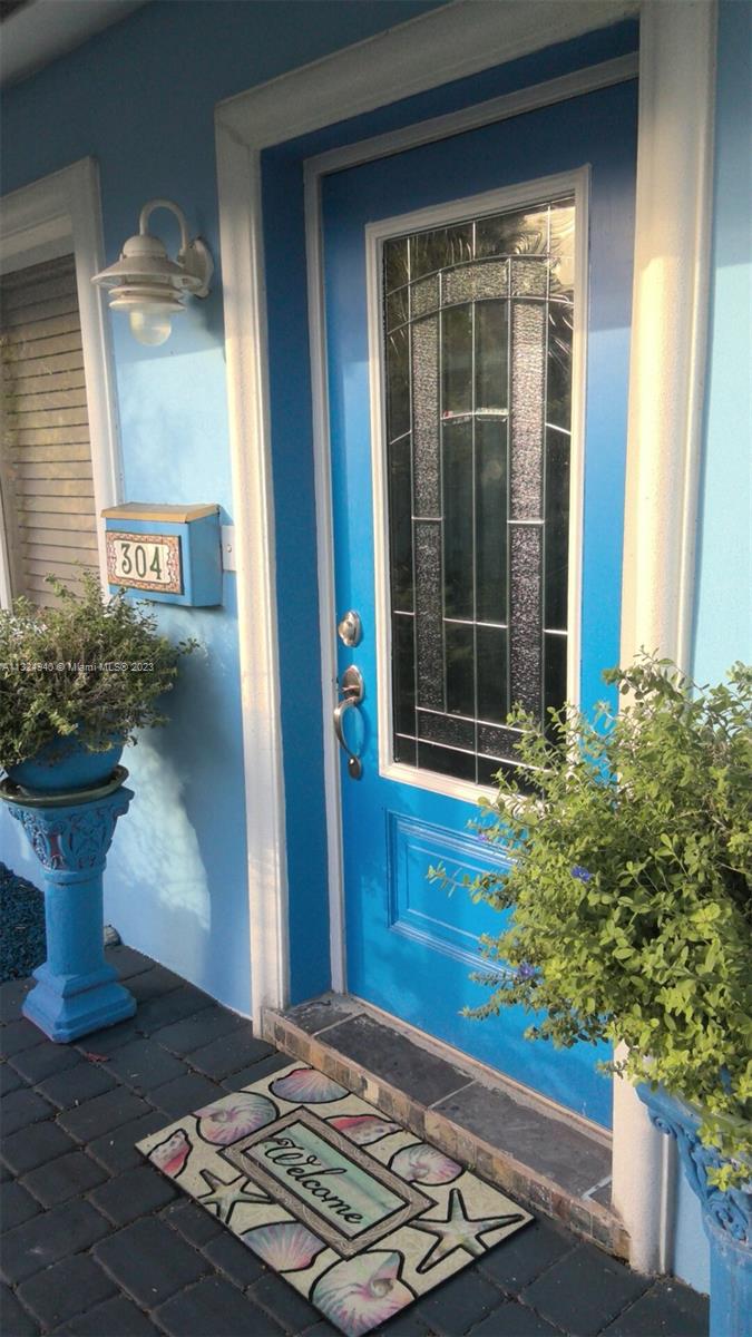 See details / 1902 sq. ft. $ 2023-01-10 0 Photo