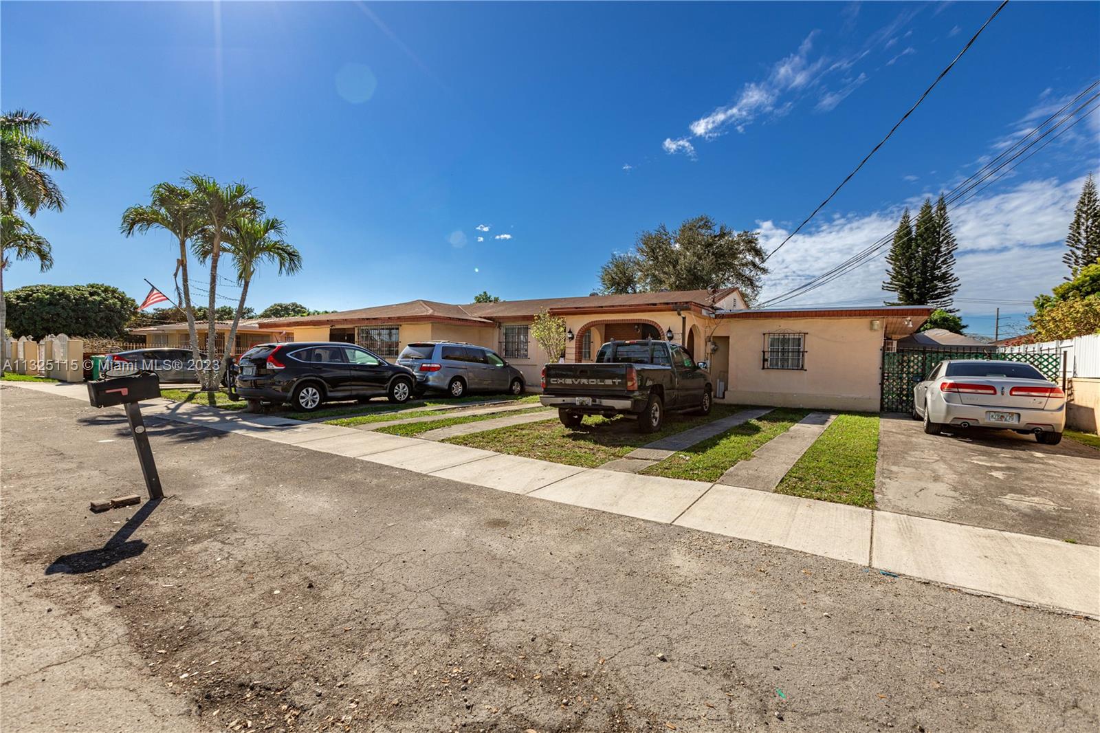 See details / 3500 sq. ft. $ 2023-01-10 0 Photo