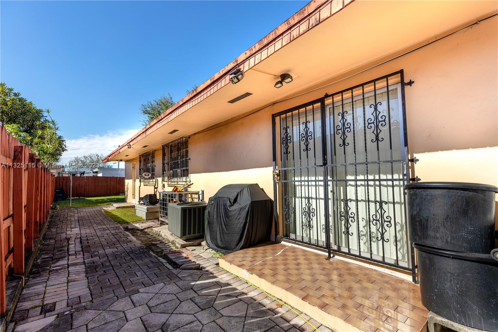 See details / 3500 sq. ft. $ 2023-01-10 0 Photo