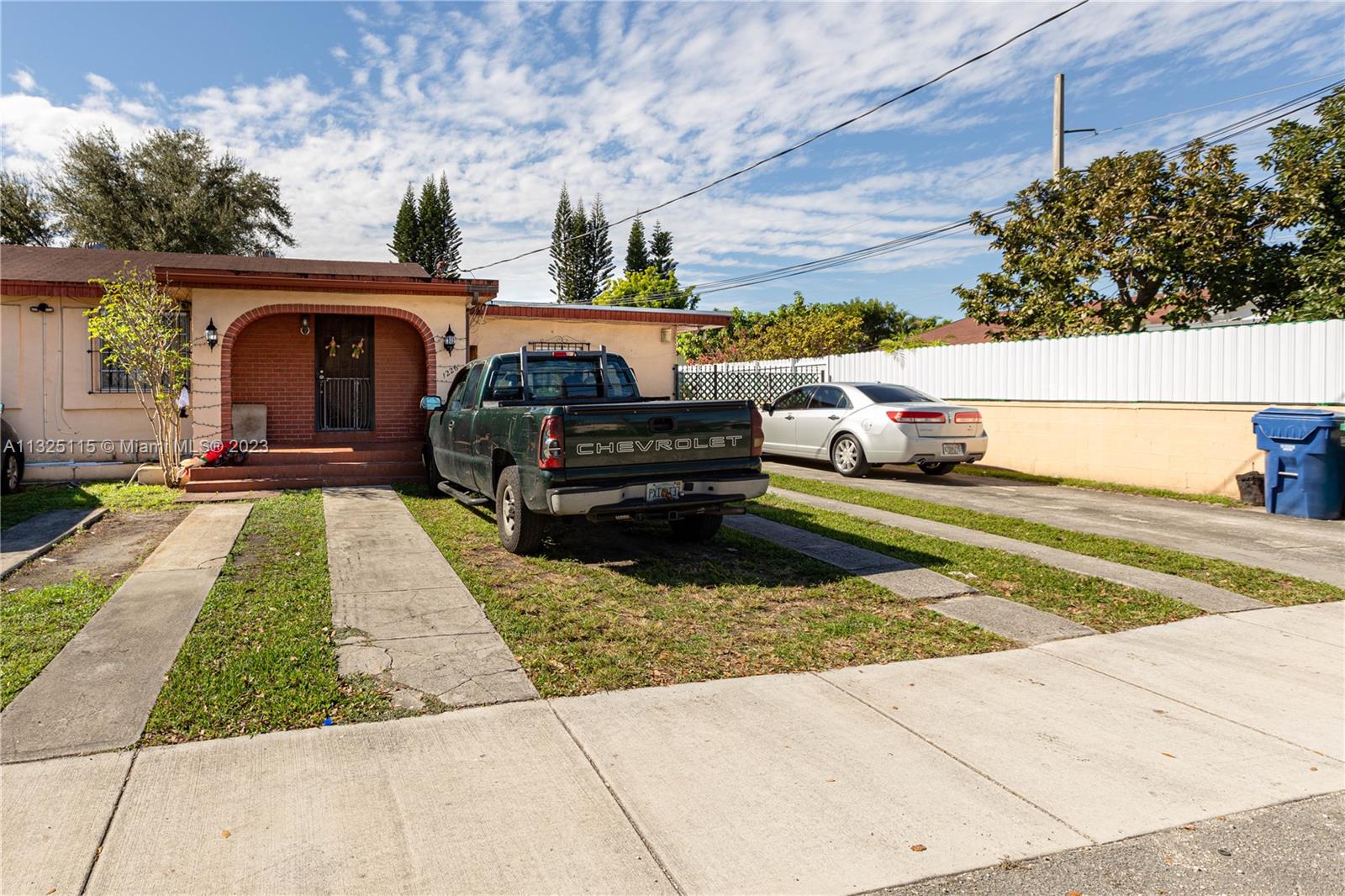 See details / 3500 sq. ft. $ 2023-01-10 0 Photo