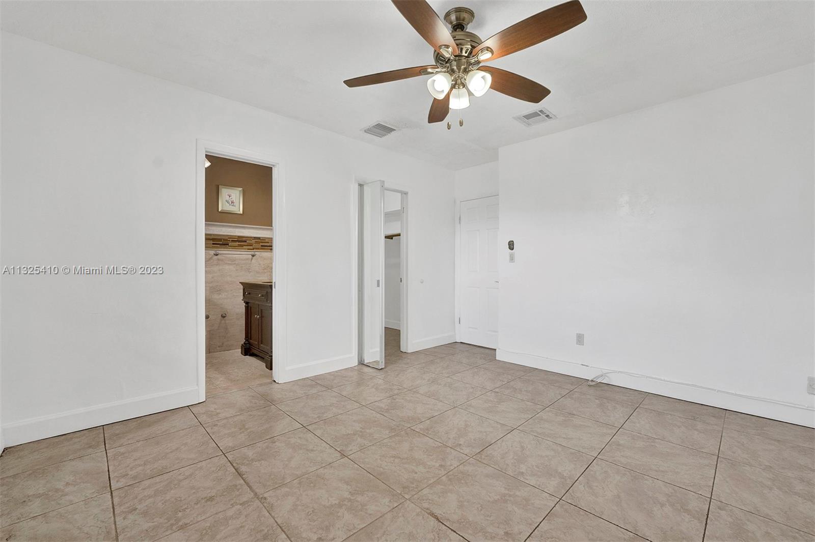 See details / 2369 sq. ft. $ 2023-01-10 0 Photo