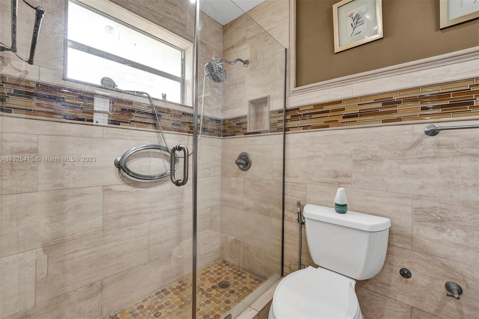 See details / 2369 sq. ft. $ 2023-01-10 0 Photo
