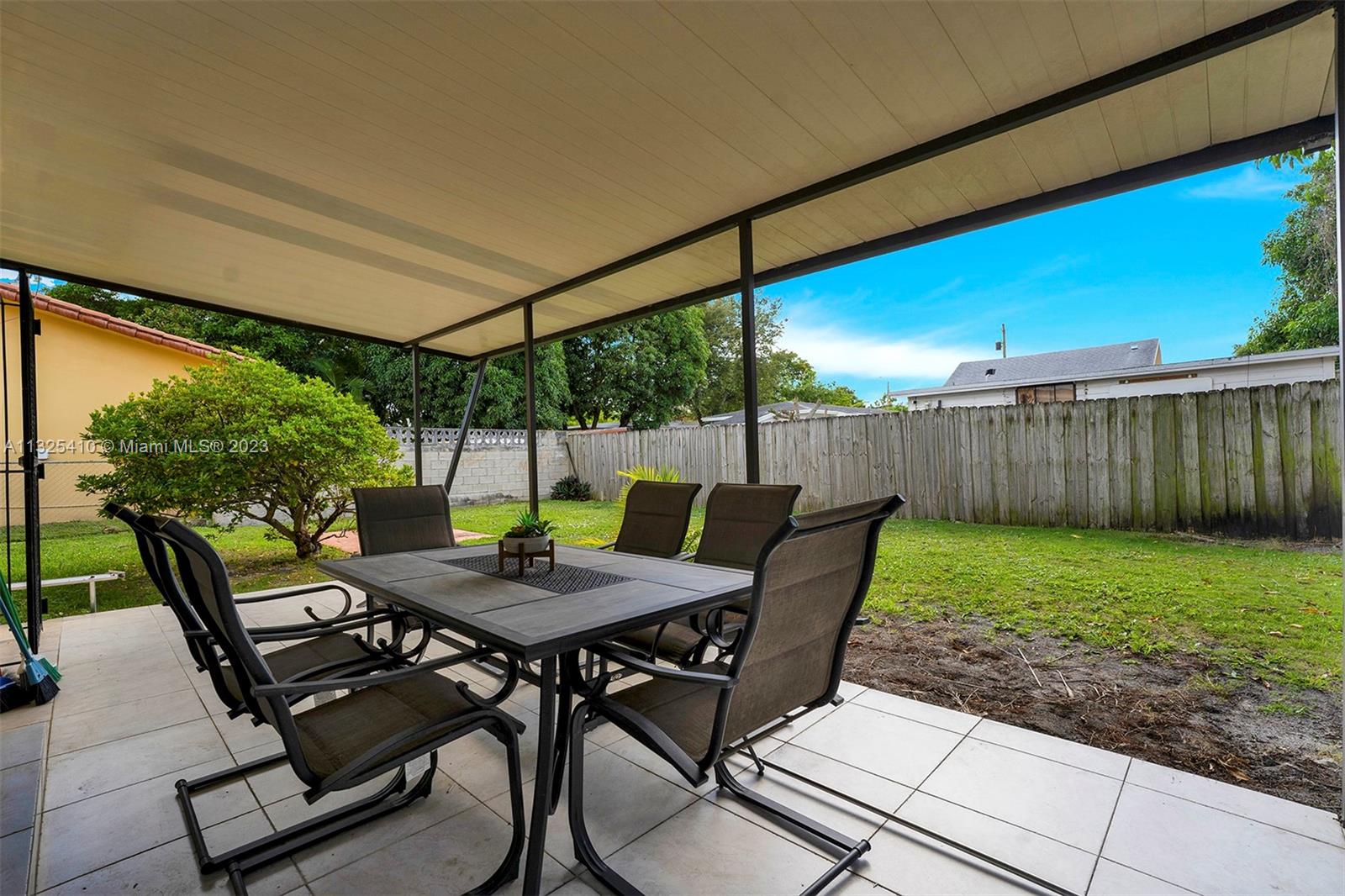 See details / 2369 sq. ft. $ 2023-01-10 0 Photo