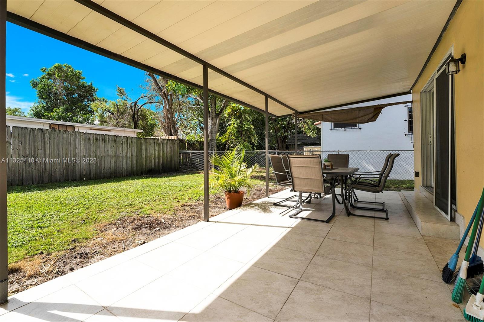 See details / 2369 sq. ft. $ 2023-01-10 0 Photo