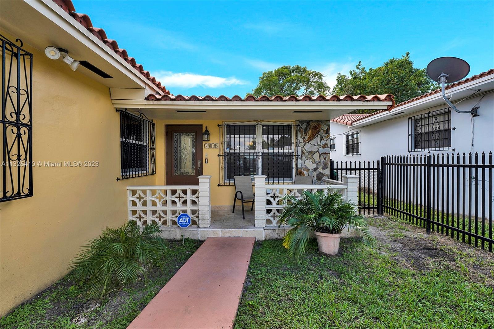 See details / 2369 sq. ft. $ 2023-01-10 0 Photo