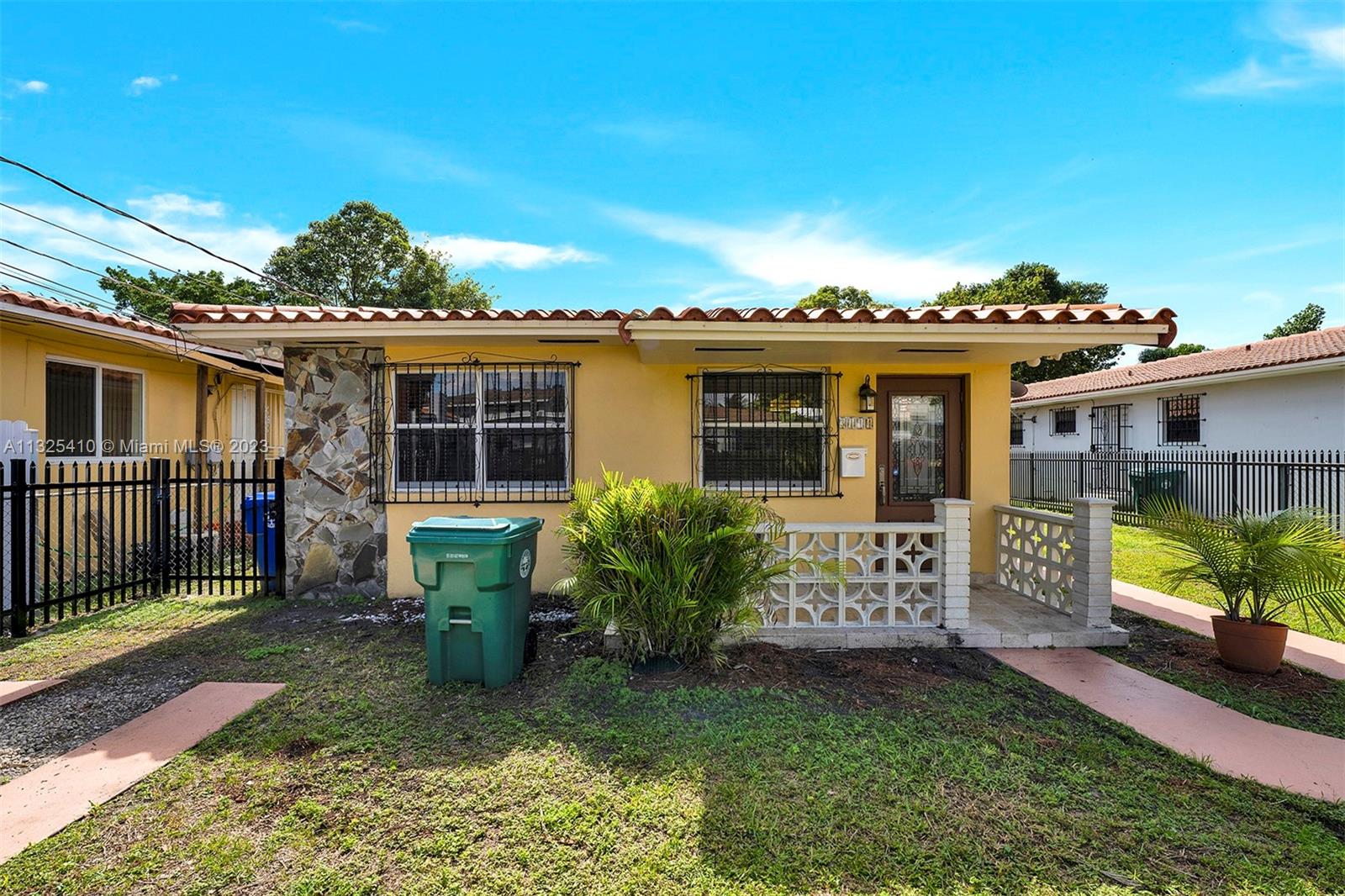 See details / 2369 sq. ft. $ 2023-01-10 0 Photo