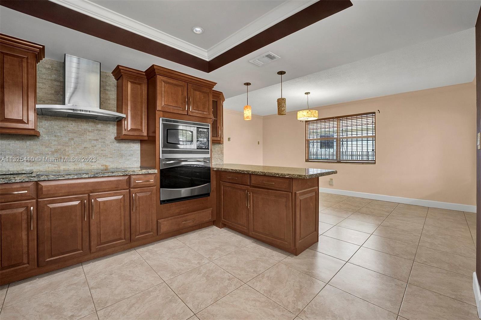 See details / 2369 sq. ft. $ 2023-01-10 0 Photo