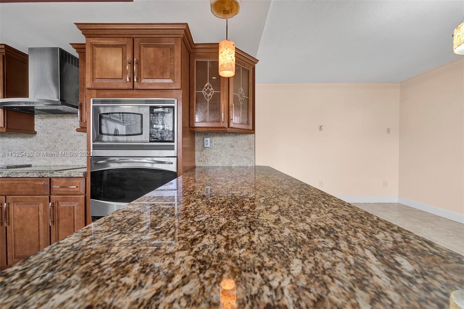 See details / 2369 sq. ft. $ 2023-01-10 0 Photo