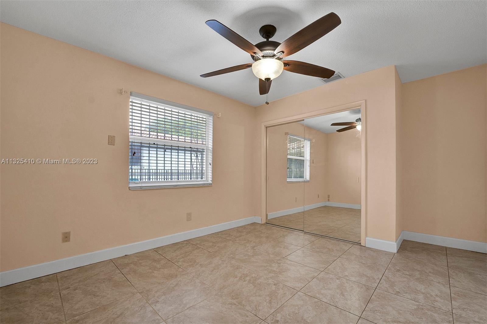 See details / 2369 sq. ft. $ 2023-01-10 0 Photo
