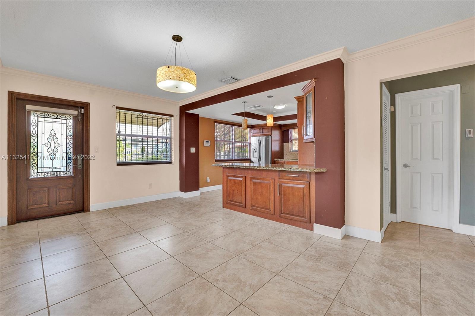 See details / 2369 sq. ft. $ 2023-01-10 0 Photo