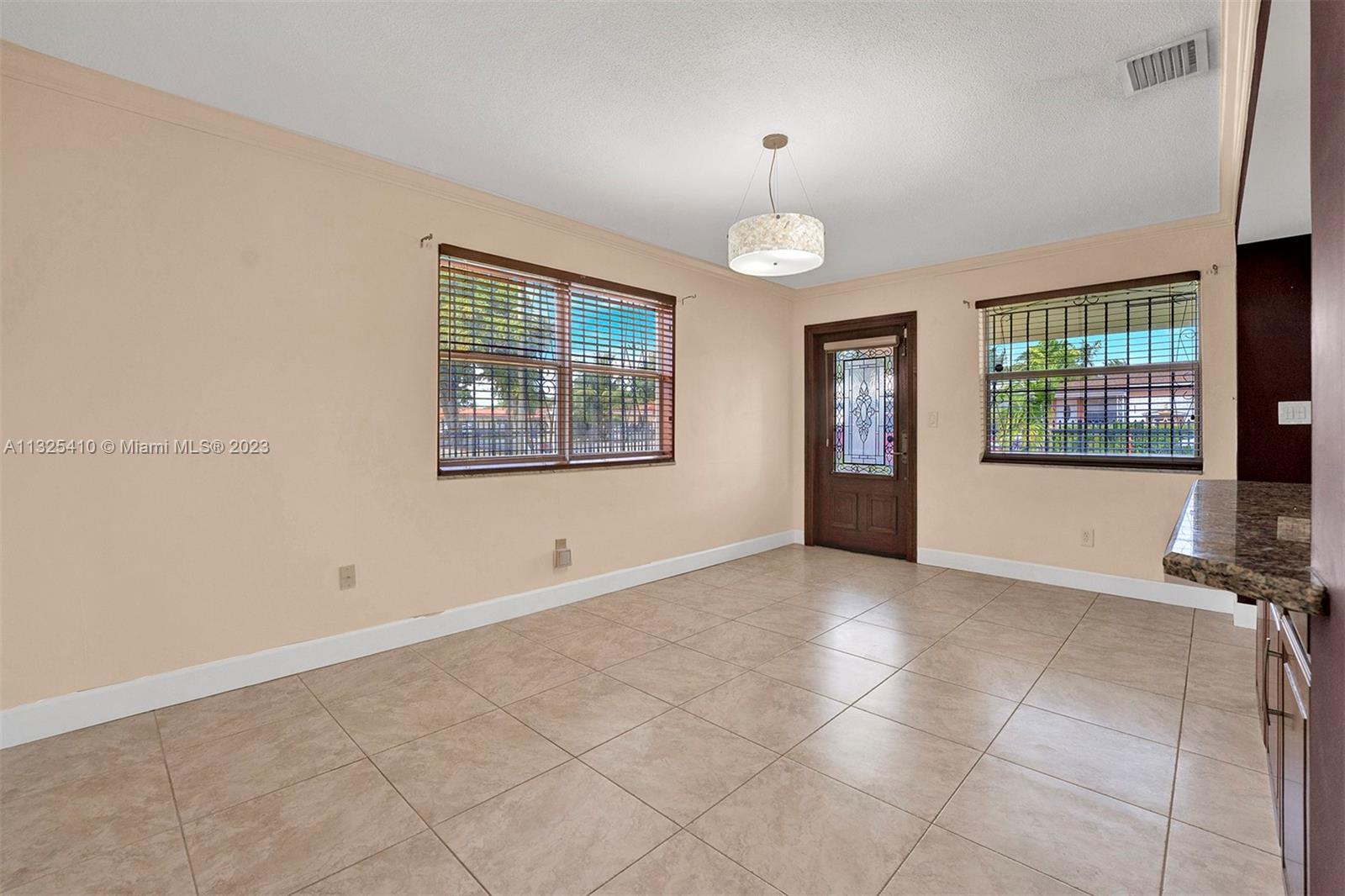 See details / 2369 sq. ft. $ 2023-01-10 0 Photo