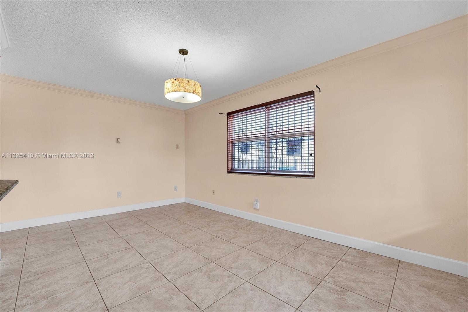 See details / 2369 sq. ft. $ 2023-01-10 0 Photo