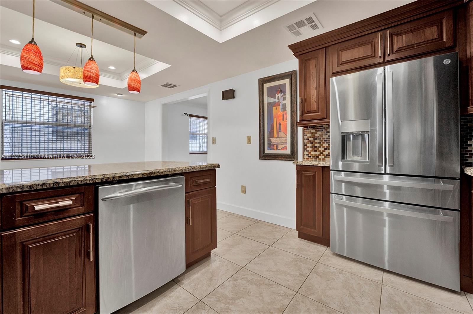See details / 2369 sq. ft. $ 2023-01-10 0 Photo